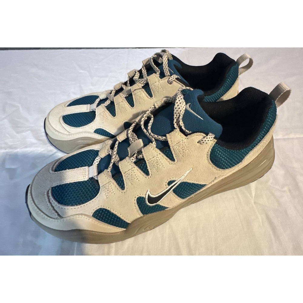 Size 10- Nike Tech Hera Light Orewood Geode Teal